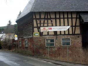 #48 Hünstetten-Wallbach, Kirchplatz